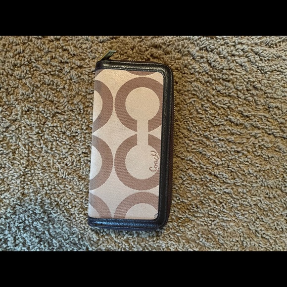 Coach Wallet - Picture 3 of 4